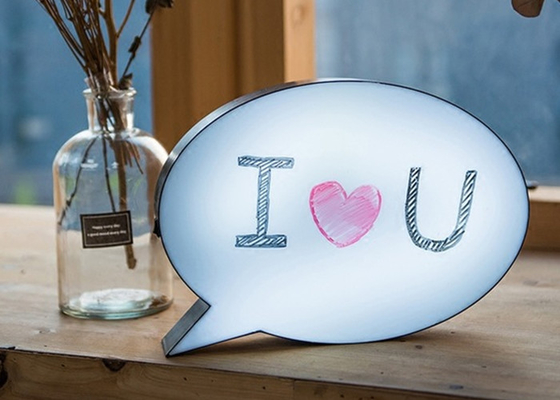Restaurant schrijft het Acryl LEIDENE Lichte Vakje Slanke Licht op Toespraakbel op Lightbox