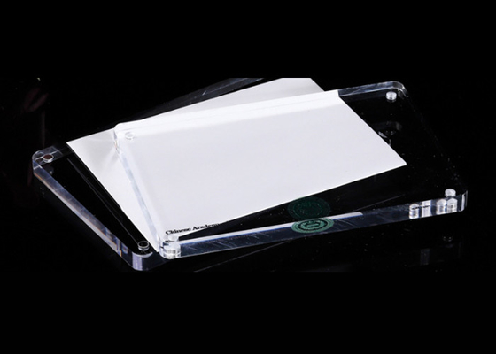 De magnetische Transparante Acryl Tweezijdige Affichehouder voor Beeld toont